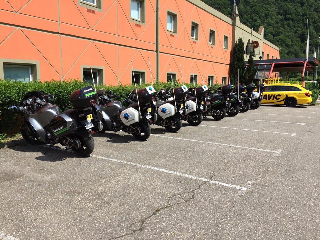 ホテルLes 4 Vallees アルベールヴィル エクステリア 写真