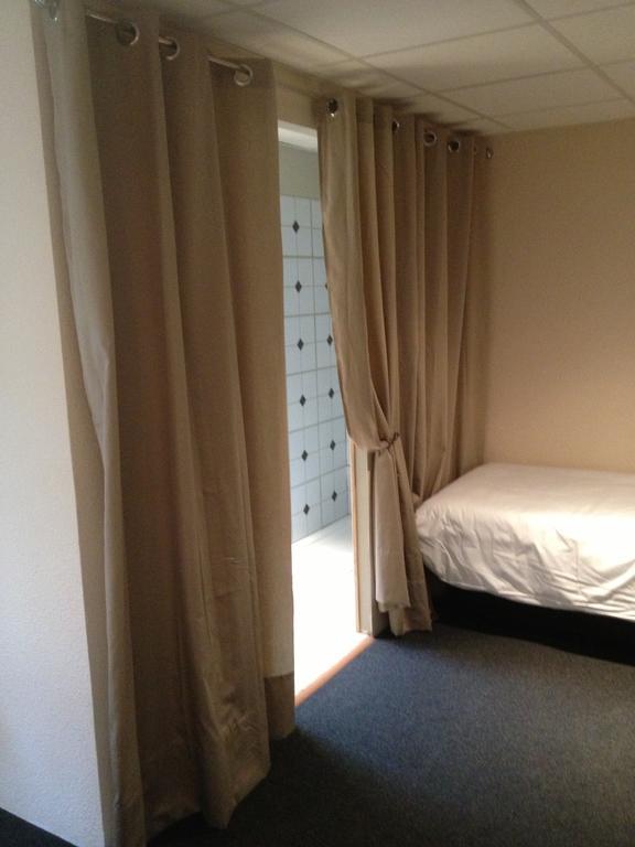 ホテルLes 4 Vallees アルベールヴィル 部屋 写真
